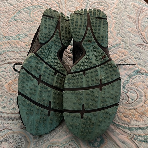 Women’s size 8 mesh walking shoes - Picture 4 of 6